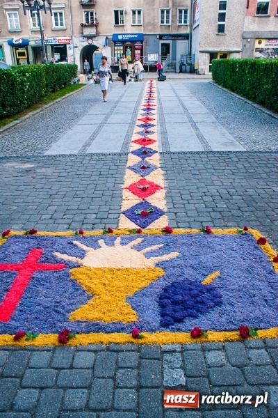 Zdjęcie w galerii na portalu naszraciborz.pl: Od rana cała Raciborszczyzna szykuje się na Boże Ciało  wiadomości z regionu