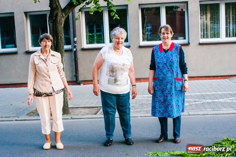 Zdjęcie w galerii na portalu naszraciborz.pl: Od rana cała Raciborszczyzna szykuje się na Boże Ciało  wiadomości z regionu