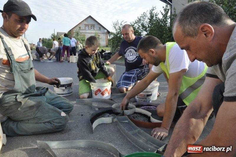 Zdjęcie w galerii na portalu naszraciborz.pl: Od rana cała Raciborszczyzna szykuje się na Boże Ciało  wiadomości z regionu
