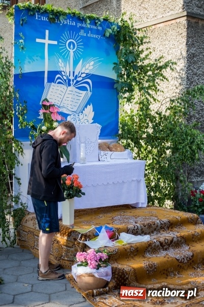 Zdjęcie w galerii na portalu naszraciborz.pl: Od rana cała Raciborszczyzna szykuje się na Boże Ciało  wiadomości z regionu