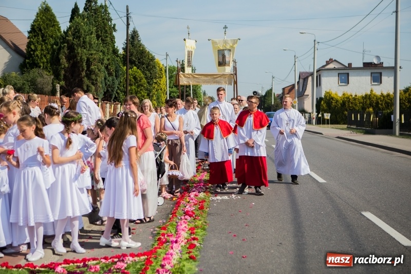 Zdjęcie w galerii na portalu naszraciborz.pl: Boże Ciało w raciborskich parafiach wiadomości z regionu