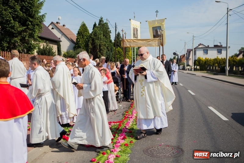 Zdjęcie w galerii na portalu naszraciborz.pl: Boże Ciało w raciborskich parafiach wiadomości z regionu