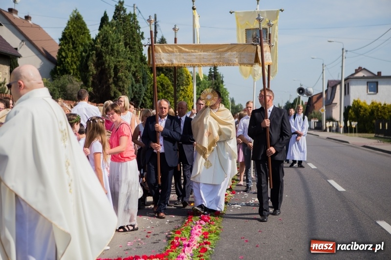 Zdjęcie w galerii na portalu naszraciborz.pl: Boże Ciało w raciborskich parafiach wiadomości z regionu