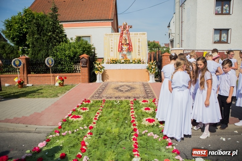 Zdjęcie w galerii na portalu naszraciborz.pl: Boże Ciało w raciborskich parafiach wiadomości z regionu