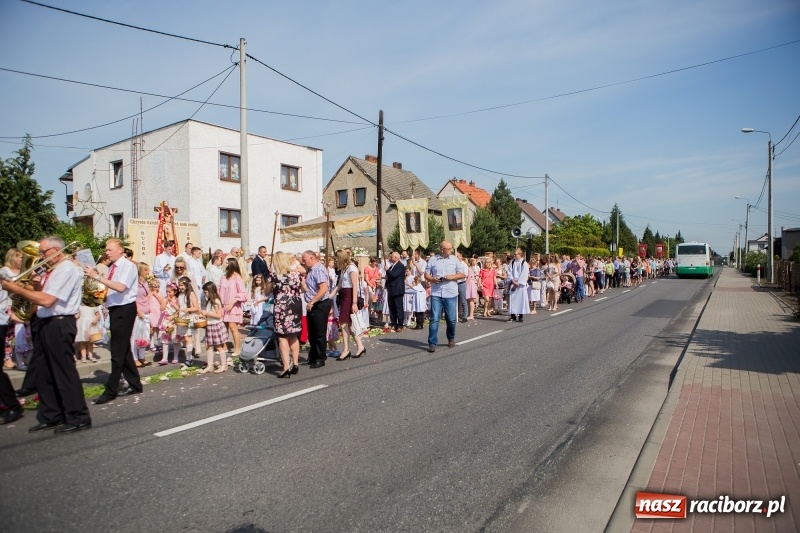 Zdjęcie w galerii na portalu naszraciborz.pl: Boże Ciało w raciborskich parafiach wiadomości z regionu
