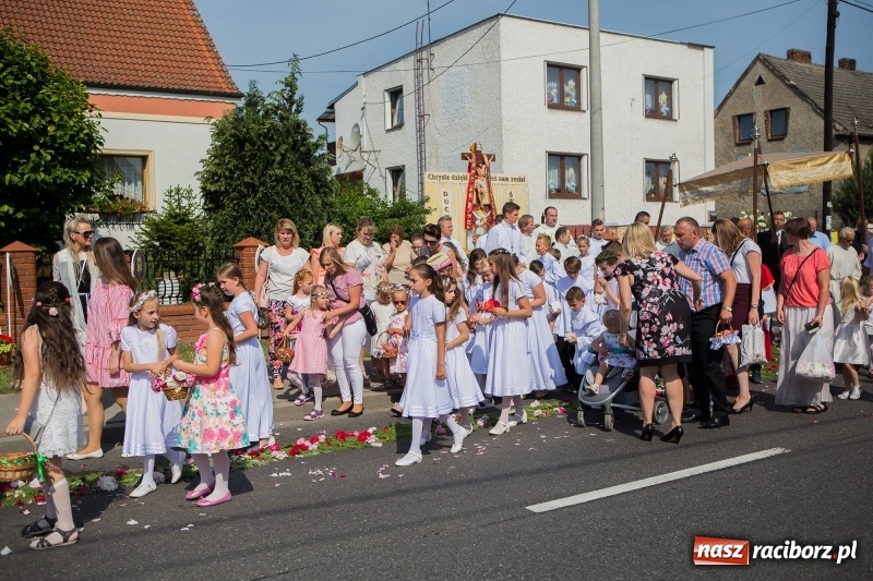 Zdjęcie w galerii na portalu naszraciborz.pl: Boże Ciało w raciborskich parafiach wiadomości z regionu