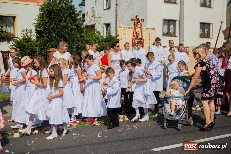 Zdjęcie w galerii na portalu naszraciborz.pl: Boże Ciało w raciborskich parafiach wiadomości z regionu