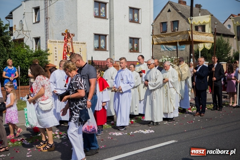 Zdjęcie w galerii na portalu naszraciborz.pl: Boże Ciało w raciborskich parafiach wiadomości z regionu