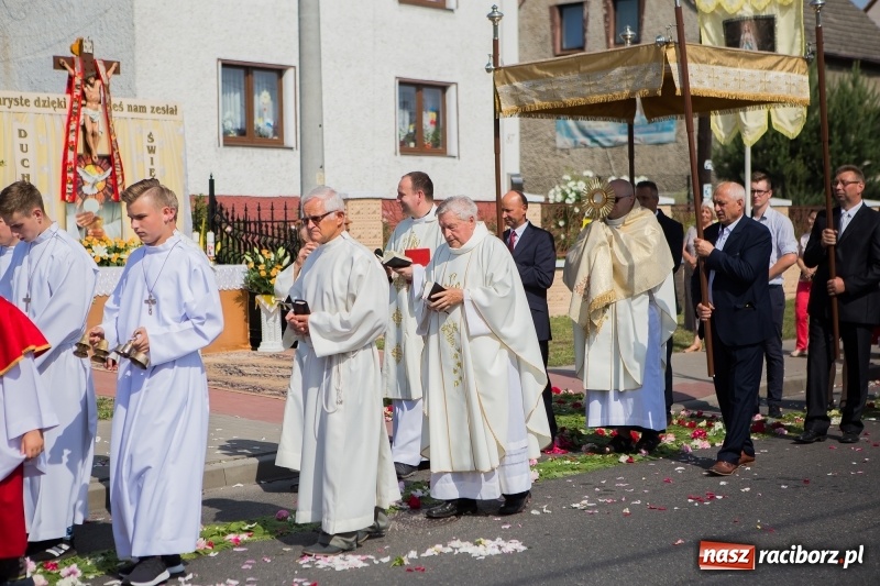 Zdjęcie w galerii na portalu naszraciborz.pl: Boże Ciało w raciborskich parafiach wiadomości z regionu
