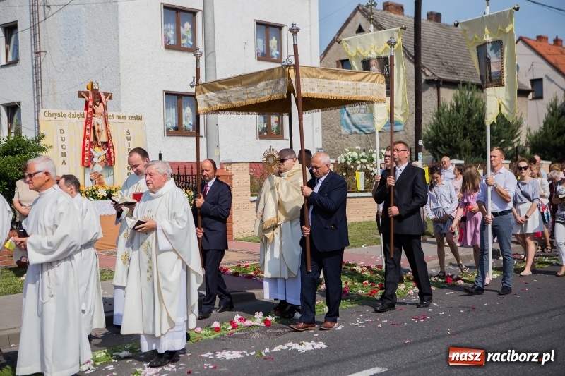 Zdjęcie w galerii na portalu naszraciborz.pl: Boże Ciało w raciborskich parafiach wiadomości z regionu