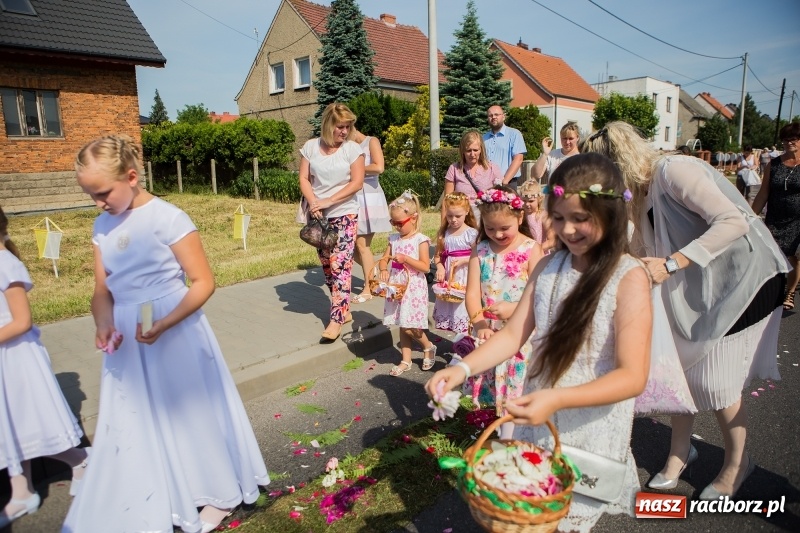 Zdjęcie w galerii na portalu naszraciborz.pl: Boże Ciało w raciborskich parafiach wiadomości z regionu