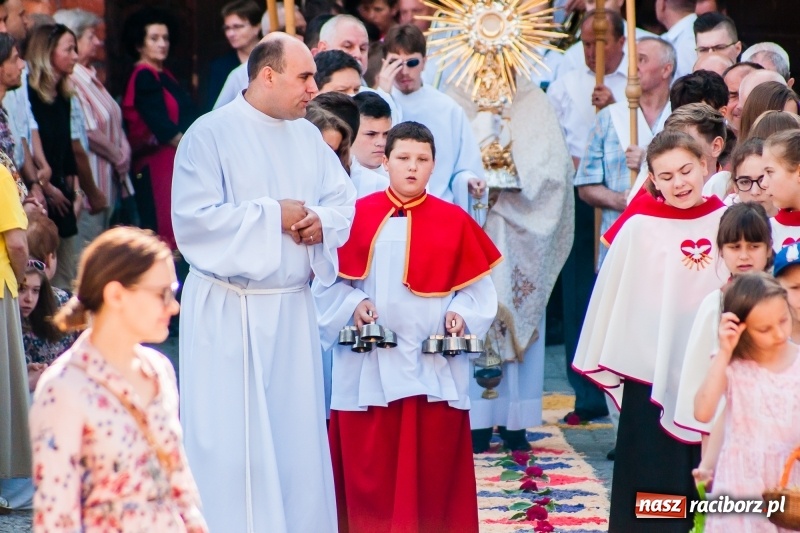 Zdjęcie w galerii na portalu naszraciborz.pl: Boże Ciało w raciborskich parafiach wiadomości z regionu