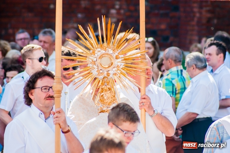 Zdjęcie w galerii na portalu naszraciborz.pl: Boże Ciało w raciborskich parafiach wiadomości z regionu
