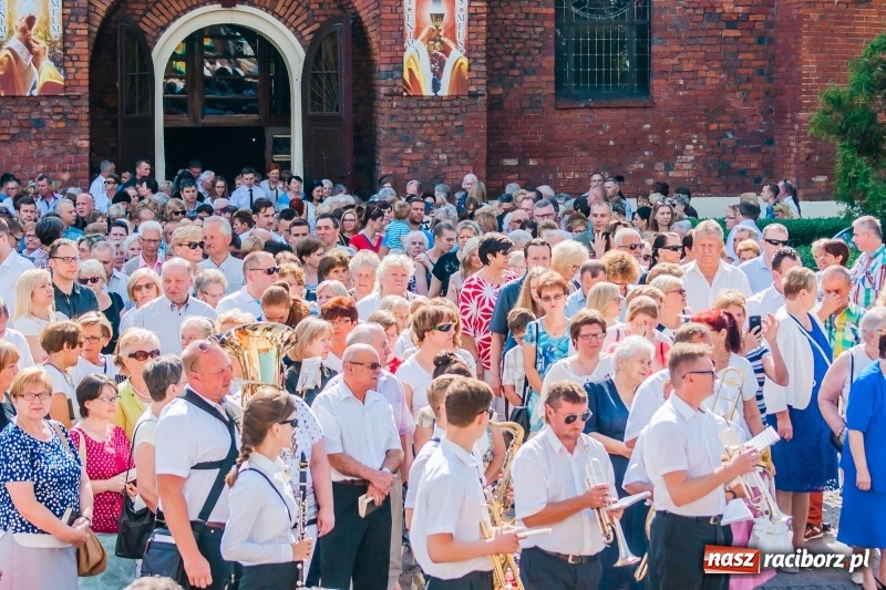 Zdjęcie w galerii na portalu naszraciborz.pl: Boże Ciało w raciborskich parafiach wiadomości z regionu