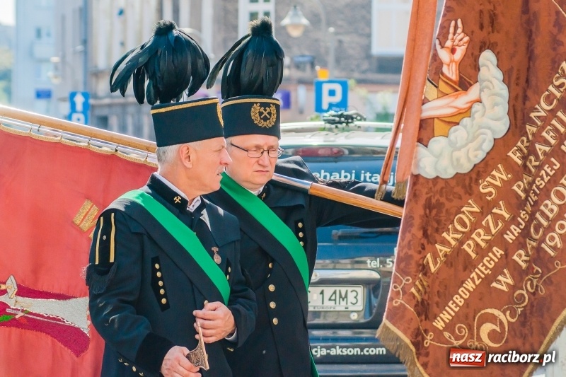 Zdjęcie w galerii na portalu naszraciborz.pl: Boże Ciało w raciborskich parafiach wiadomości z regionu