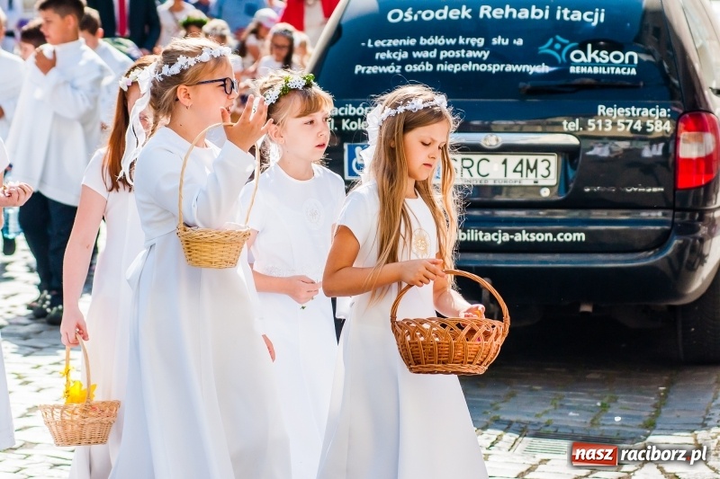 Zdjęcie w galerii na portalu naszraciborz.pl: Boże Ciało w raciborskich parafiach wiadomości z regionu