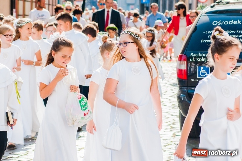 Zdjęcie w galerii na portalu naszraciborz.pl: Boże Ciało w raciborskich parafiach wiadomości z regionu