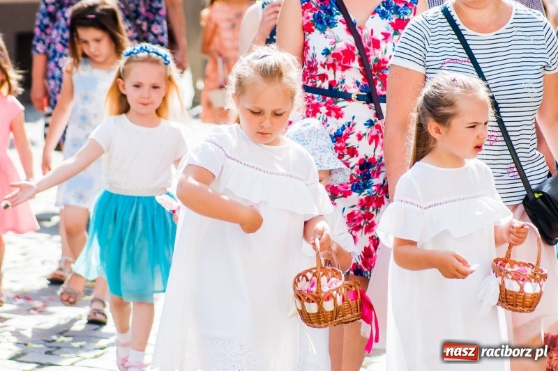 Zdjęcie w galerii na portalu naszraciborz.pl: Boże Ciało w raciborskich parafiach wiadomości z regionu