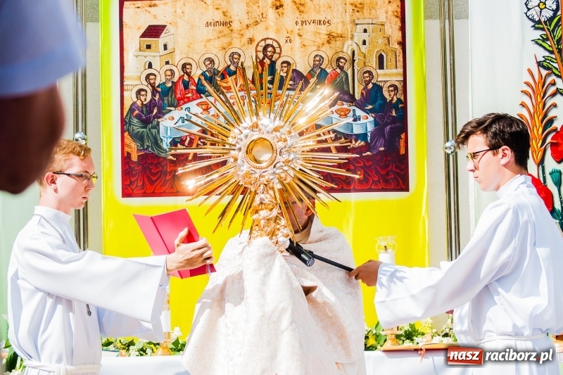 Zdjęcie w galerii na portalu naszraciborz.pl: Boże Ciało w raciborskich parafiach wiadomości z regionu