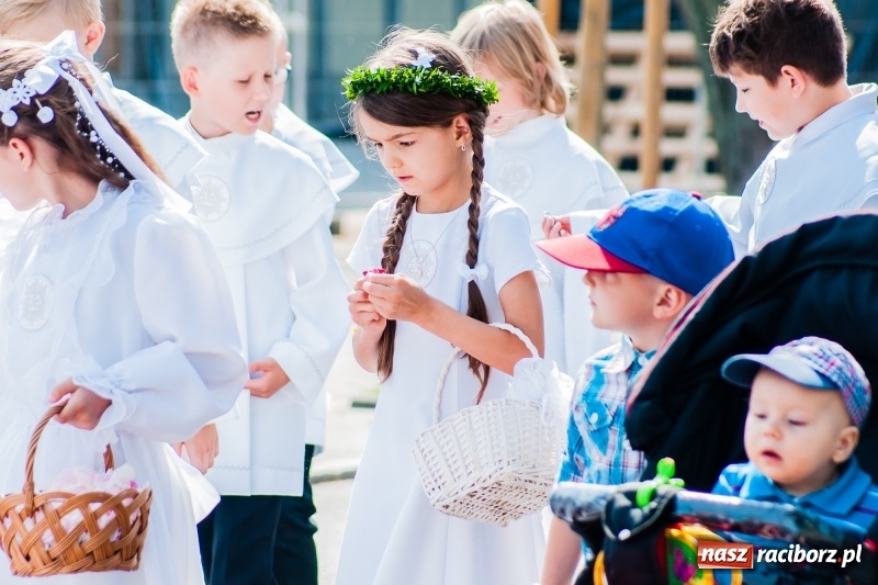 Zdjęcie w galerii na portalu naszraciborz.pl: Boże Ciało w raciborskich parafiach wiadomości z regionu