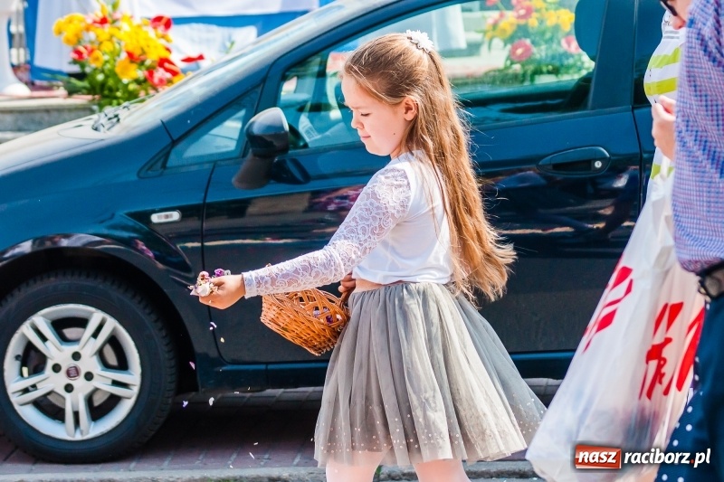 Zdjęcie w galerii na portalu naszraciborz.pl: Boże Ciało w raciborskich parafiach wiadomości z regionu