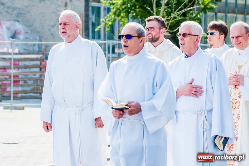 Zdjęcie w galerii na portalu naszraciborz.pl: Boże Ciało w raciborskich parafiach wiadomości z regionu