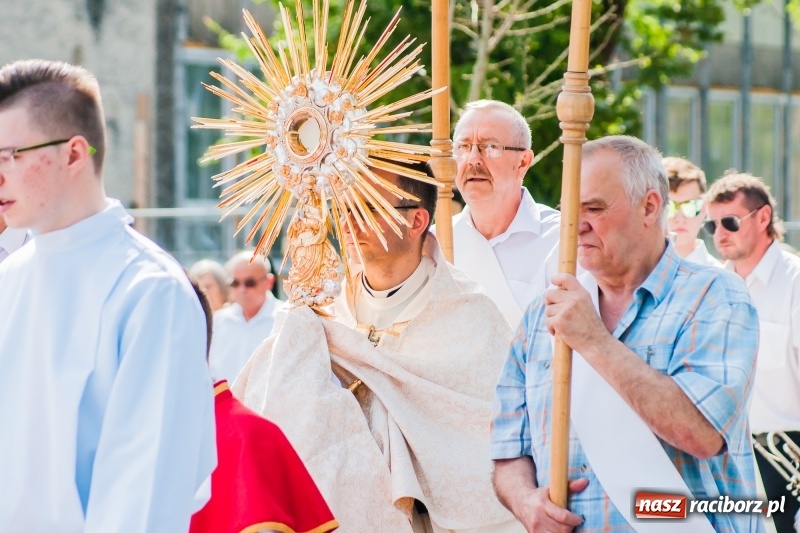 Zdjęcie w galerii na portalu naszraciborz.pl: Boże Ciało w raciborskich parafiach wiadomości z regionu