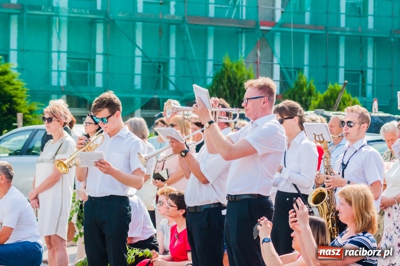 Zdjęcie w galerii na portalu naszraciborz.pl: Boże Ciało w raciborskich parafiach wiadomości z regionu