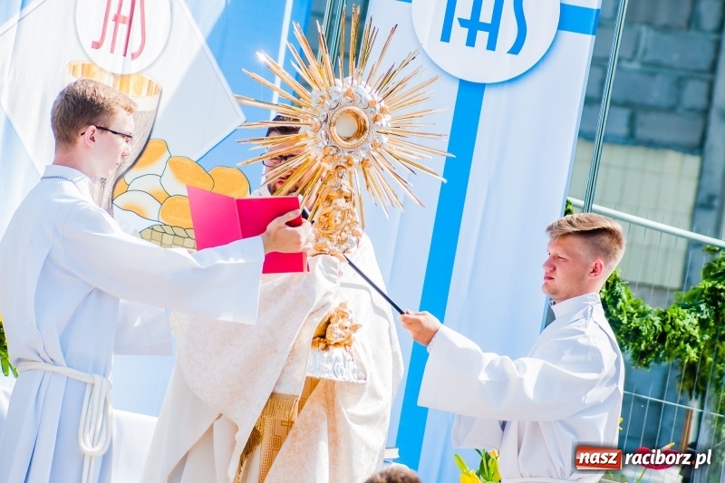 Zdjęcie w galerii na portalu naszraciborz.pl: Boże Ciało w raciborskich parafiach wiadomości z regionu