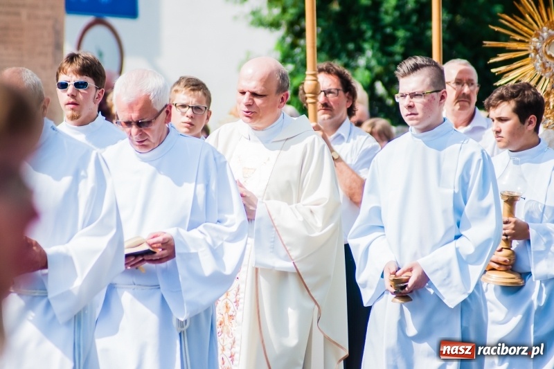 Zdjęcie w galerii na portalu naszraciborz.pl: Boże Ciało w raciborskich parafiach wiadomości z regionu