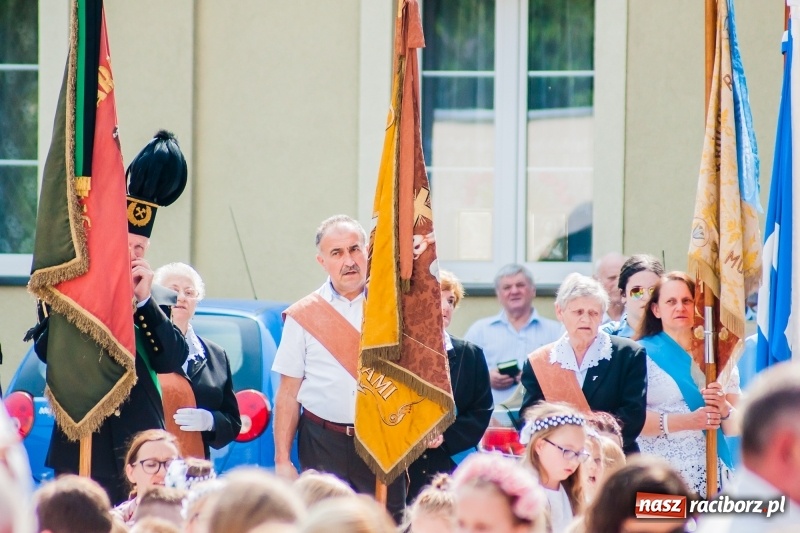 Zdjęcie w galerii na portalu naszraciborz.pl: Boże Ciało w raciborskich parafiach wiadomości z regionu