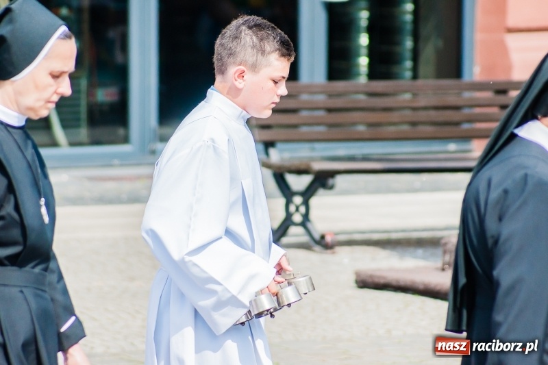 Zdjęcie w galerii na portalu naszraciborz.pl: Boże Ciało w raciborskich parafiach wiadomości z regionu