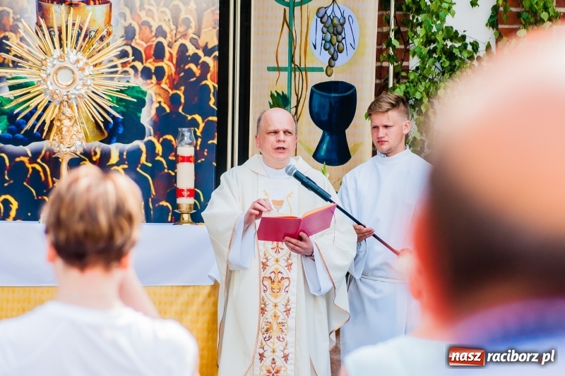 Zdjęcie w galerii na portalu naszraciborz.pl: Boże Ciało w raciborskich parafiach wiadomości z regionu