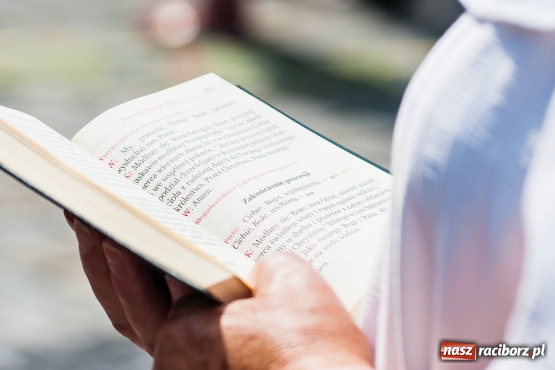 Zdjęcie w galerii na portalu naszraciborz.pl: Boże Ciało w raciborskich parafiach wiadomości z regionu