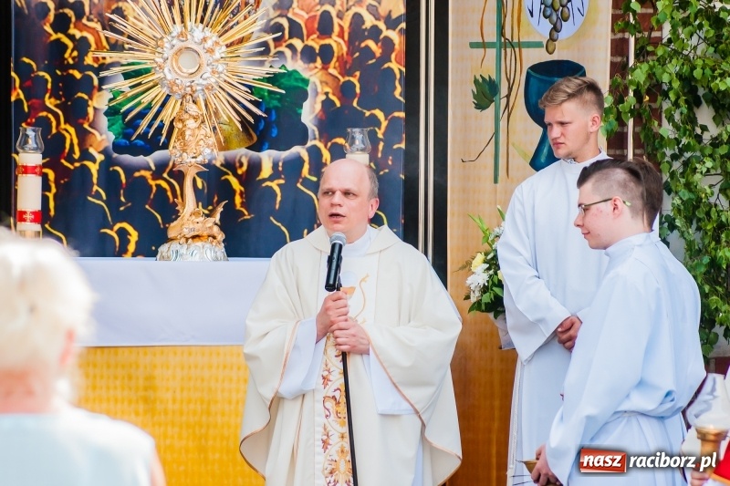 Zdjęcie w galerii na portalu naszraciborz.pl: Boże Ciało w raciborskich parafiach wiadomości z regionu