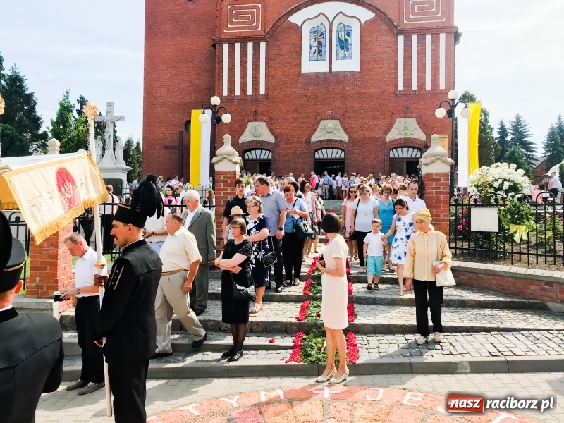 Zdjęcie w galerii na portalu naszraciborz.pl: Boże Ciało w raciborskich parafiach wiadomości z regionu