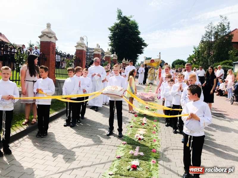 Zdjęcie w galerii na portalu naszraciborz.pl: Boże Ciało w raciborskich parafiach wiadomości z regionu