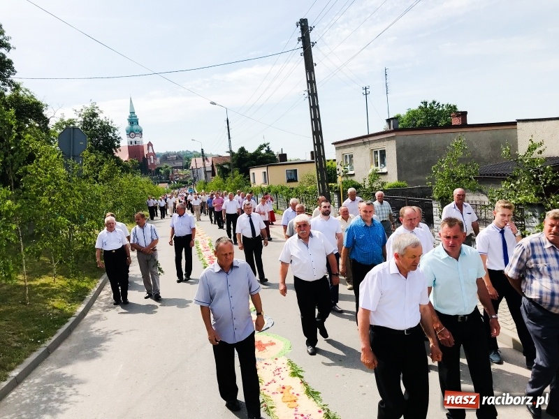 Zdjęcie w galerii na portalu naszraciborz.pl: Boże Ciało w raciborskich parafiach wiadomości z regionu