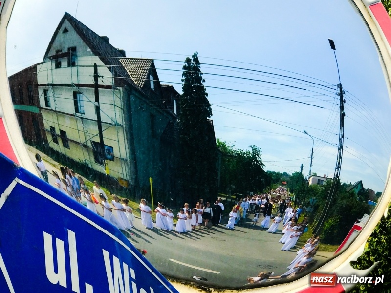 Zdjęcie w galerii na portalu naszraciborz.pl: Boże Ciało w raciborskich parafiach wiadomości z regionu