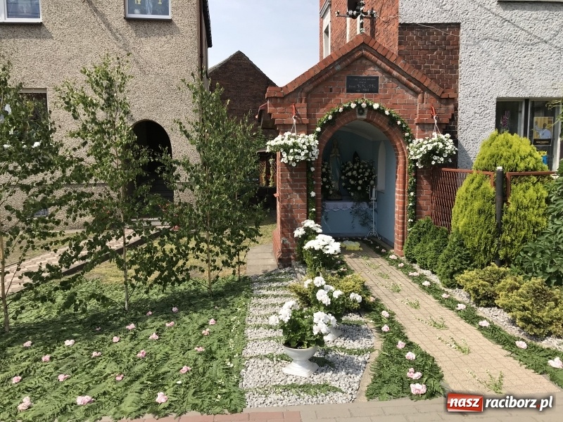 Zdjęcie w galerii na portalu naszraciborz.pl: Boże Ciało w raciborskich parafiach wiadomości z regionu