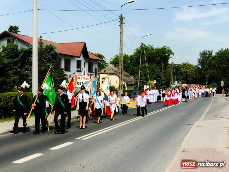 Zdjęcie w galerii na portalu naszraciborz.pl: Boże Ciało w raciborskich parafiach wiadomości z regionu
