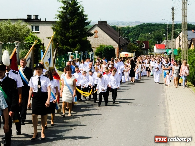 Zdjęcie w galerii na portalu naszraciborz.pl: Boże Ciało w raciborskich parafiach wiadomości z regionu