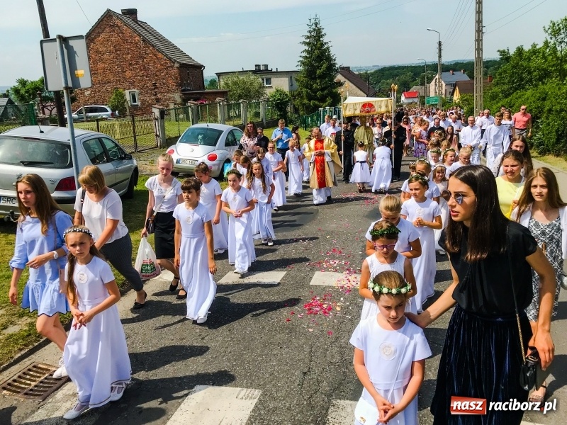 Zdjęcie w galerii na portalu naszraciborz.pl: Boże Ciało w raciborskich parafiach wiadomości z regionu
