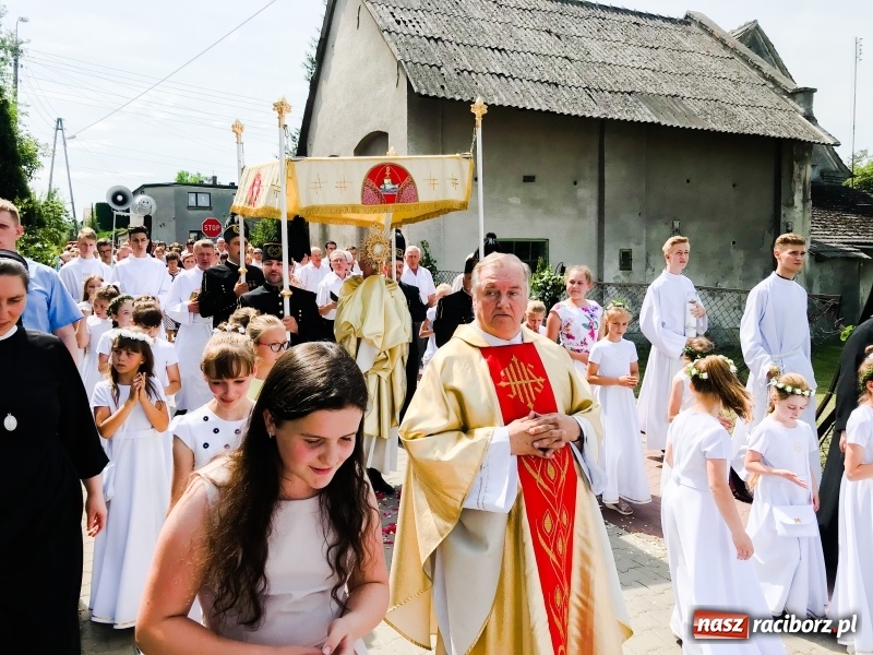 Zdjęcie w galerii na portalu naszraciborz.pl: Boże Ciało w raciborskich parafiach wiadomości z regionu