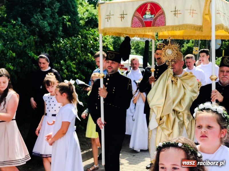 Zdjęcie w galerii na portalu naszraciborz.pl: Boże Ciało w raciborskich parafiach wiadomości z regionu