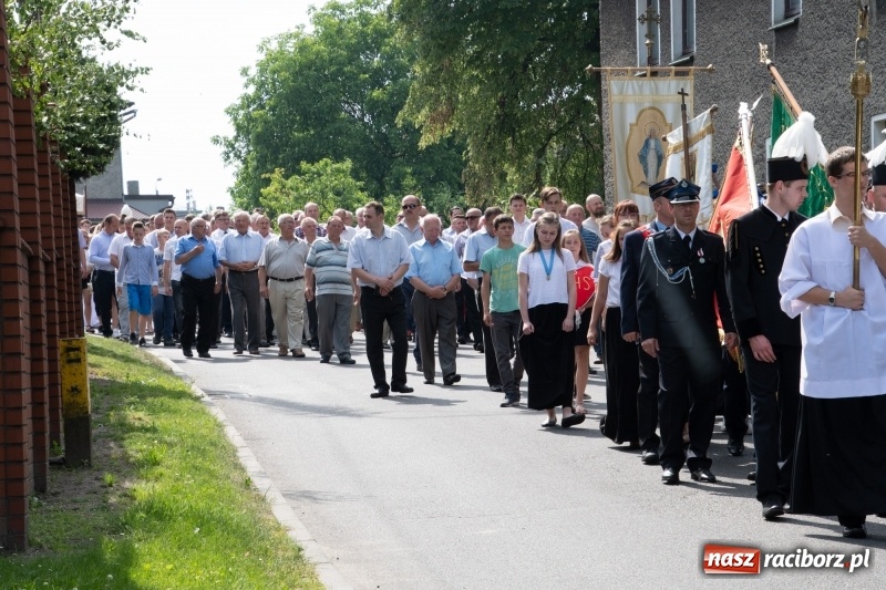 Zdjęcie w galerii na portalu naszraciborz.pl: Boże Ciało w raciborskich parafiach wiadomości z regionu