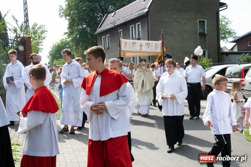 Zdjęcie w galerii na portalu naszraciborz.pl: Boże Ciało w raciborskich parafiach wiadomości z regionu