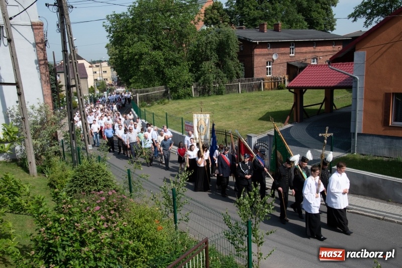 Zdjęcie w galerii na portalu naszraciborz.pl: Boże Ciało w raciborskich parafiach wiadomości z regionu