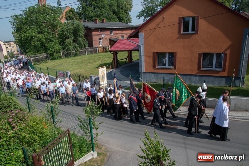 Zdjęcie w galerii na portalu naszraciborz.pl: Boże Ciało w raciborskich parafiach wiadomości z regionu