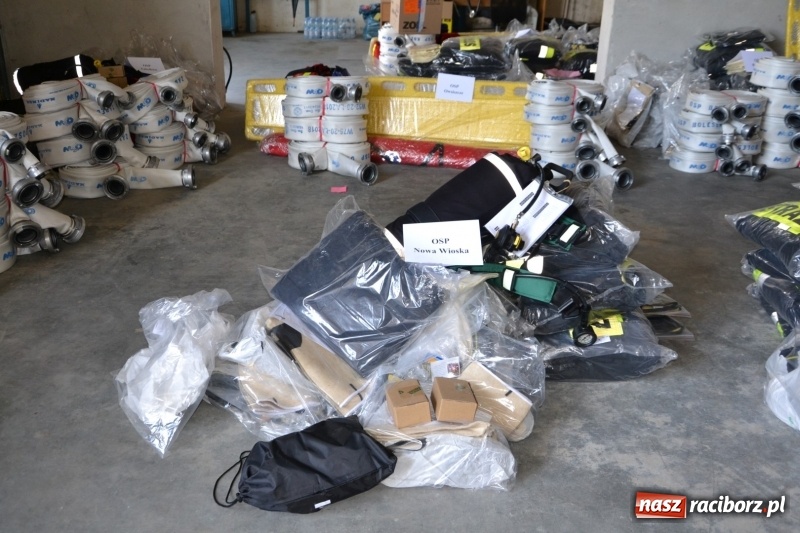 Zdjęcie w galerii na portalu naszraciborz.pl: Strażacy ochotnicy z gminy Krzyżanowice otrzymali nowy sprzęt wiadomości z regionu